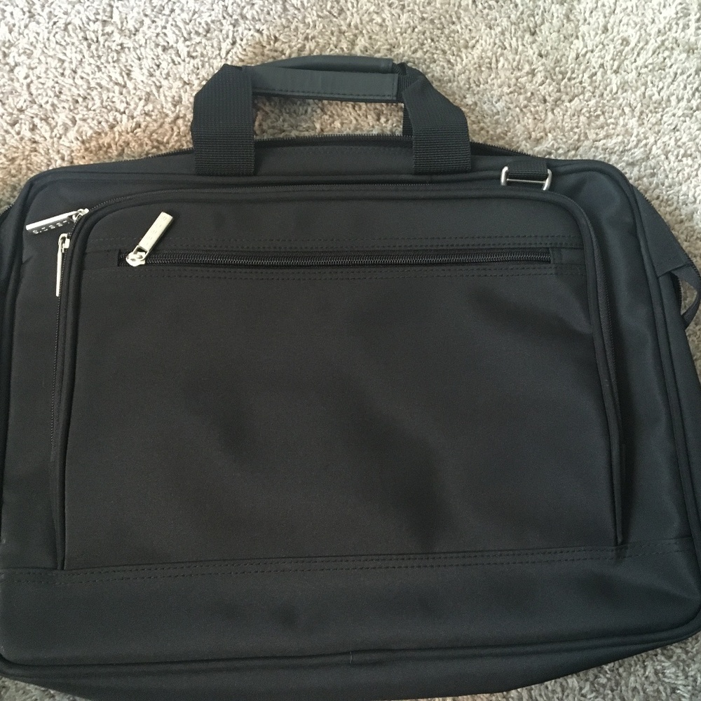 Leed's Metro Computer Bag - Picture 2 of 3